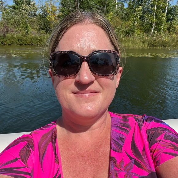 Meet your Posher, Kellie - Picture 2 of 8